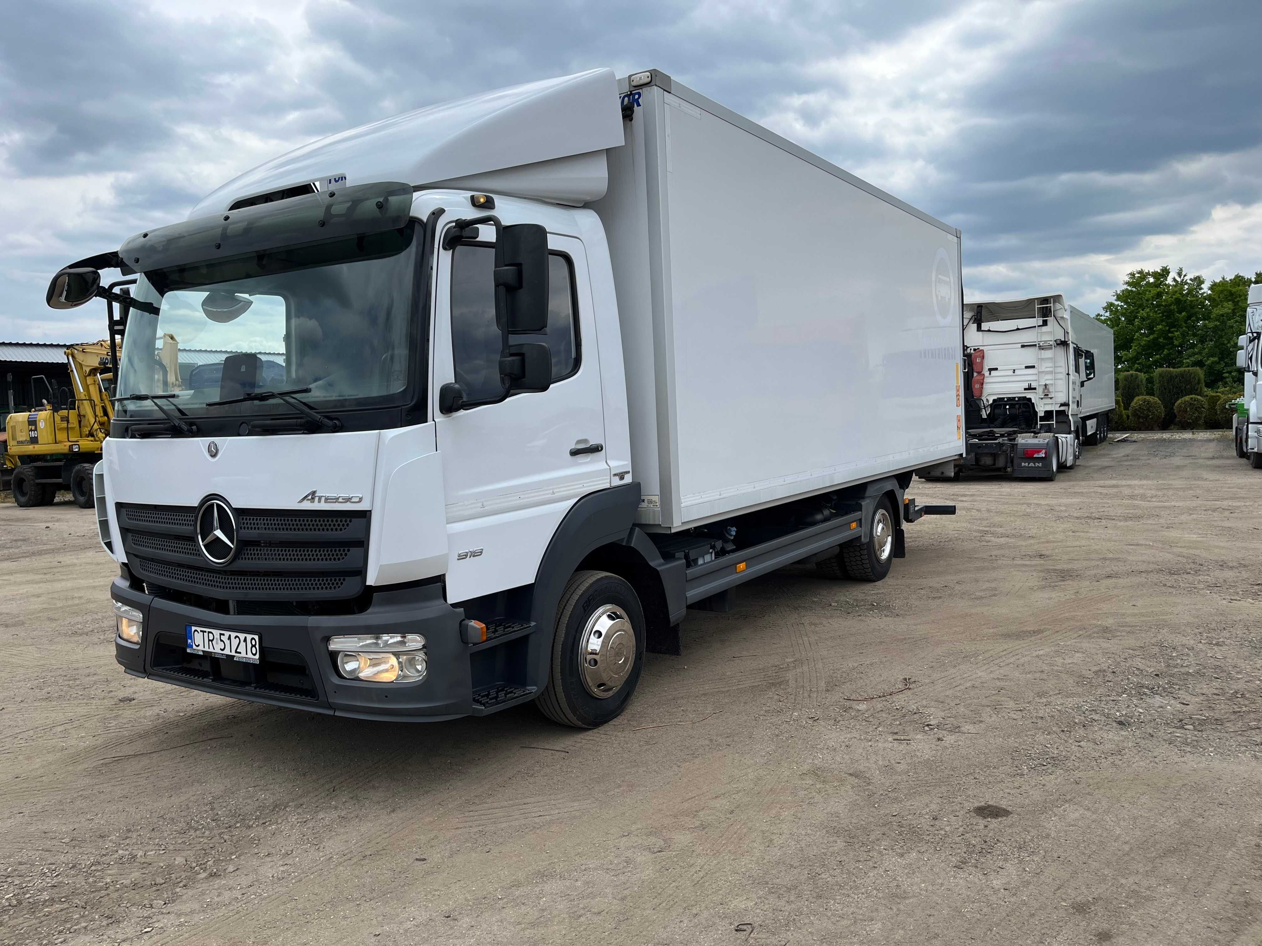 Wynajem MERCEDES ATEGO solówka z windą
