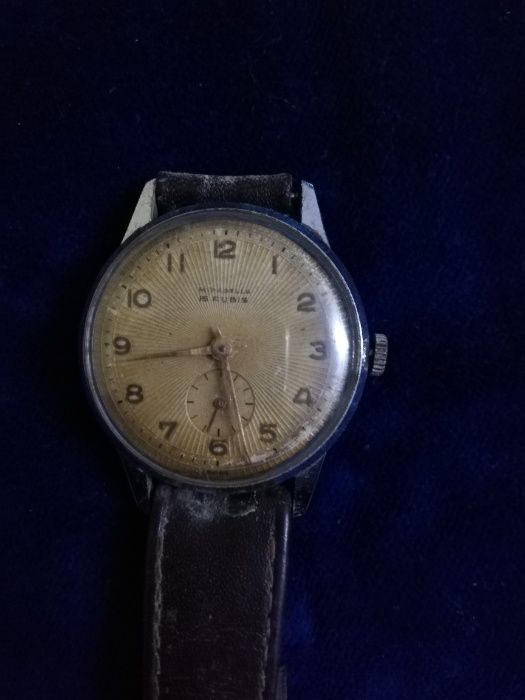 Relógio de pulso antigo.