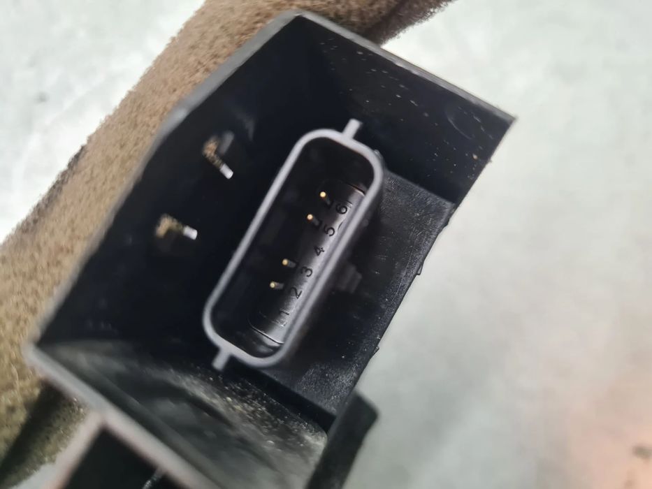 Fechadura / fecho porta trás direito RENAULT Megane IV Grandtour (K9A/