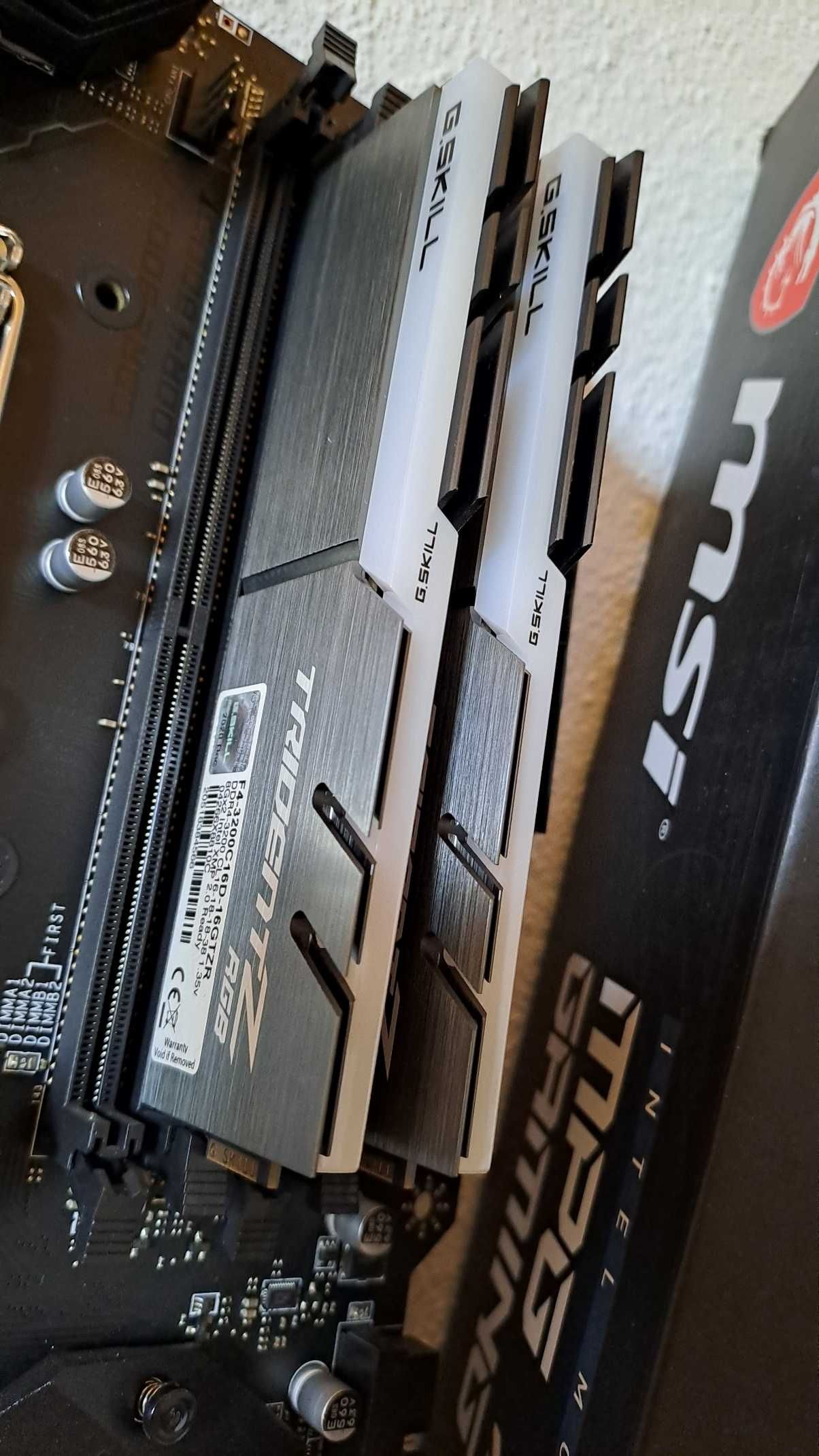 Bundle i7-10700KF / Board MSI MPG Z490 Gaming Plus / 16GB DDR4 Trident