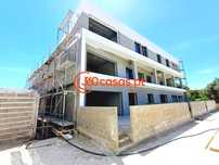 Apartamento T2 com piscina e garagem no centro de Almancil