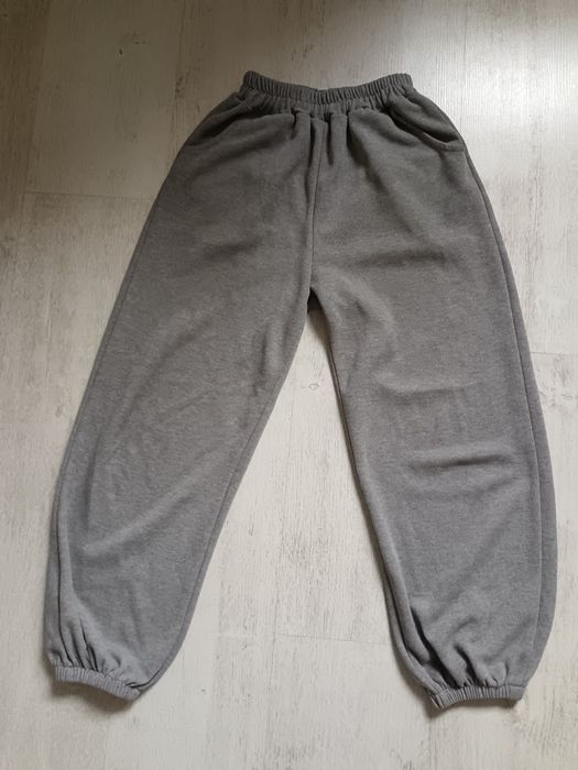 Spodnie dresowe rozm. 152