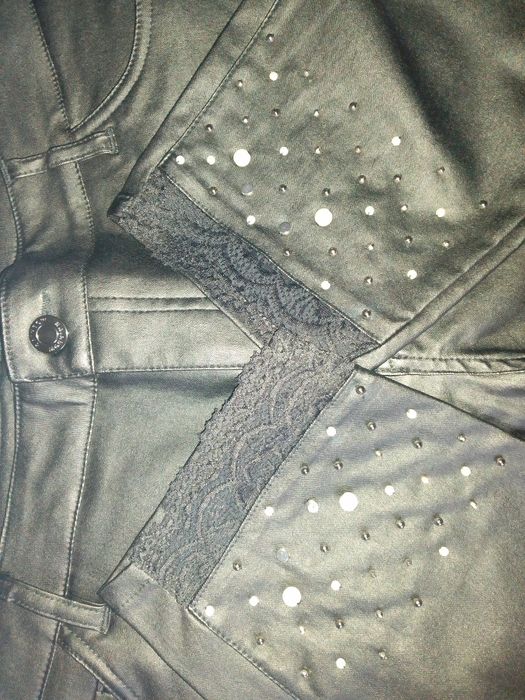 Новые! Чёрные, женские брюки под кожу с кружевом и бусинами 54- 56 раз