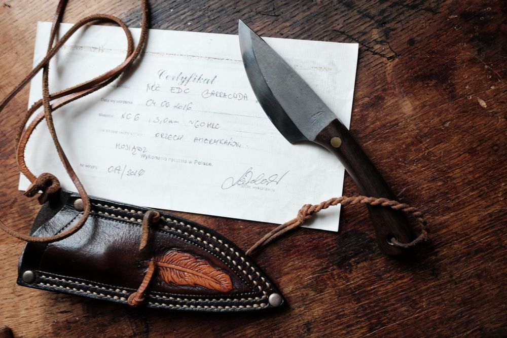 Ekwipunek Dźwigany Codziennie "Barracuda" 2016 nóż neck knife edc