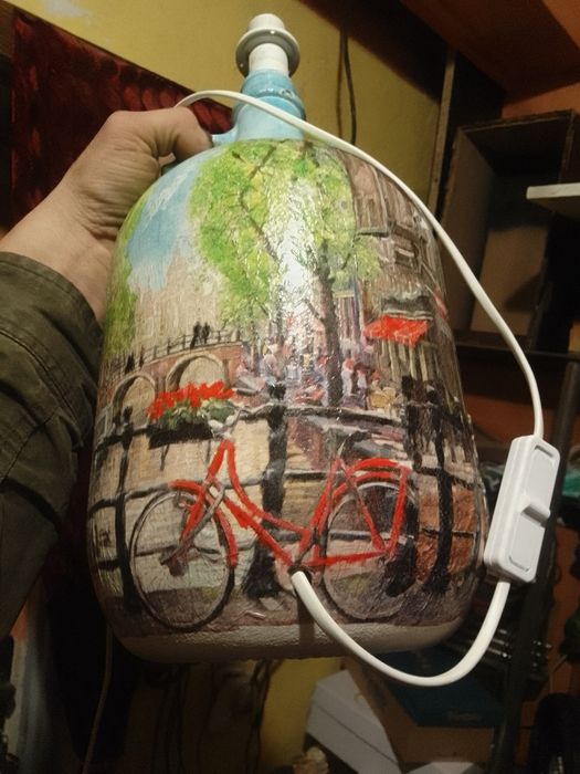 Szklana pomalowana butla