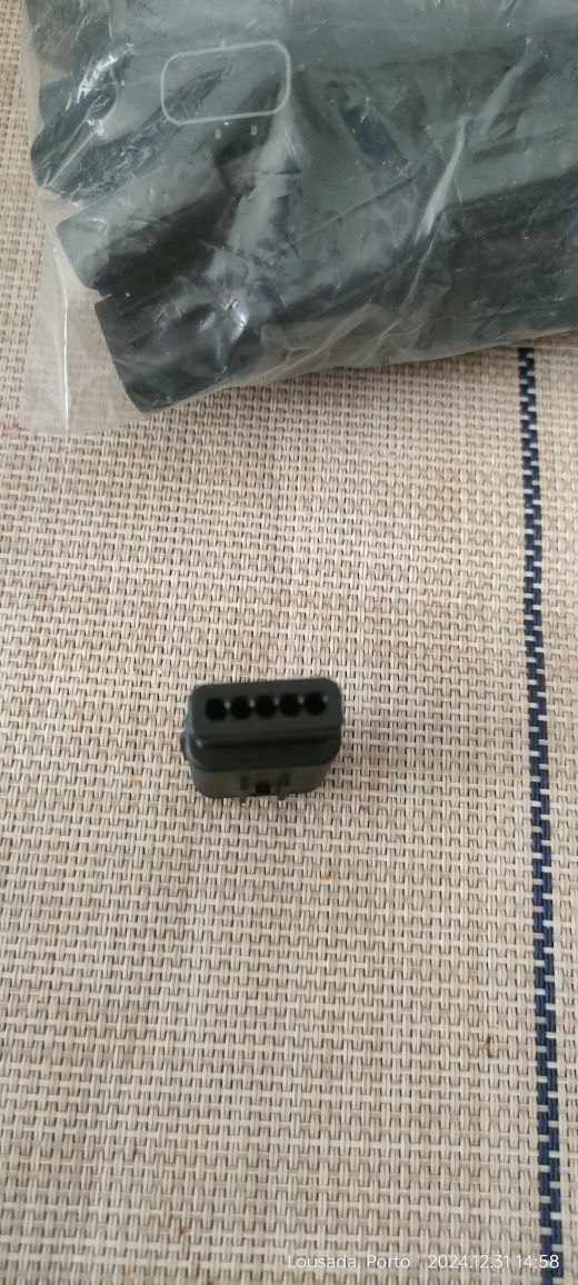 Conectores de 6 e 5 pinos para automóvel