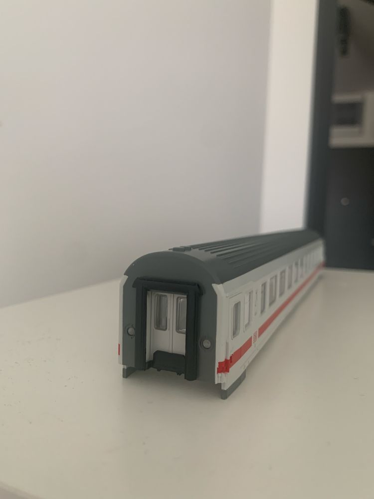 PIKO obudowa wagonu 1 klasy DB skala H0
