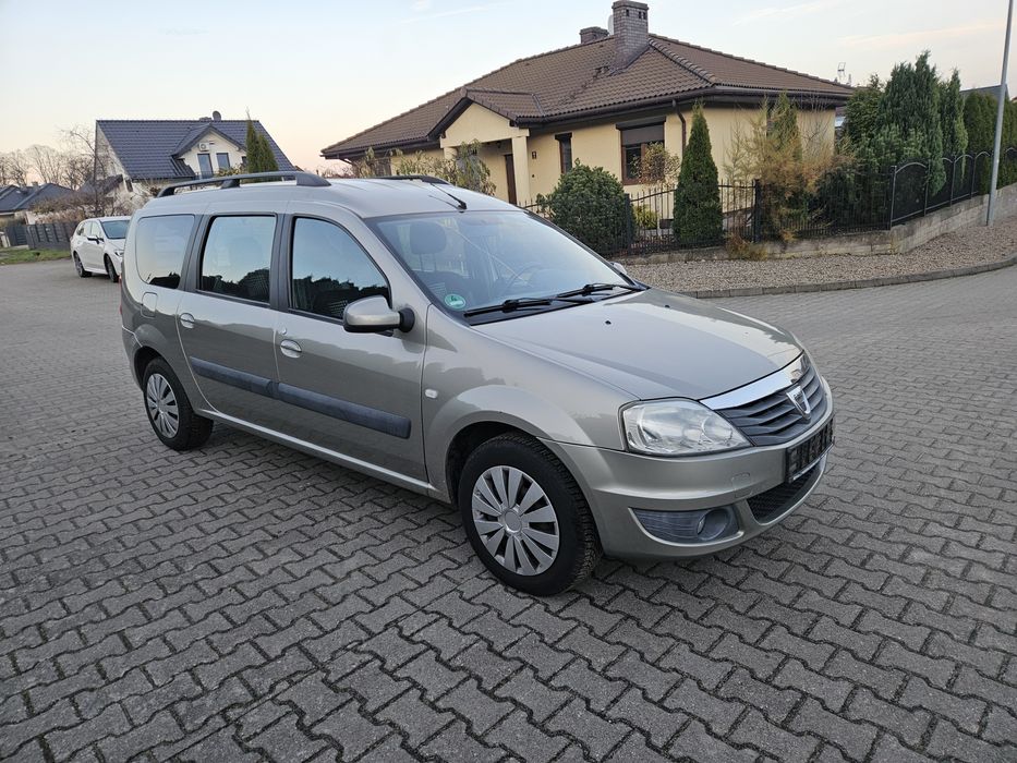 Logan 2012r  1.6 benzyna