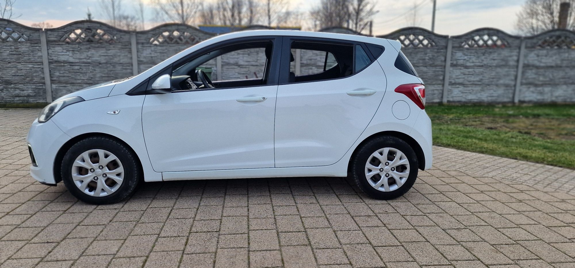 Hyundai i10 1.2 benzyna 87km klima led stan bdb rok prod 2013