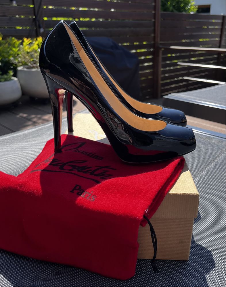 Christian Louboutin r. 39 38 Mini bout peep-toe