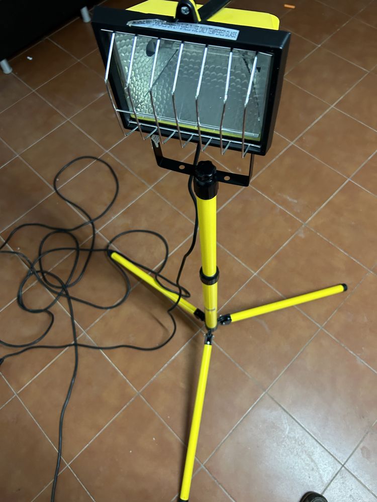 Projector eléctrico para obras ou Iluminacao variada