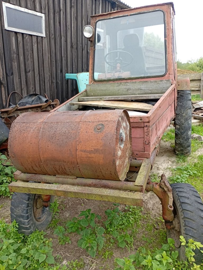 Продам трактор т16