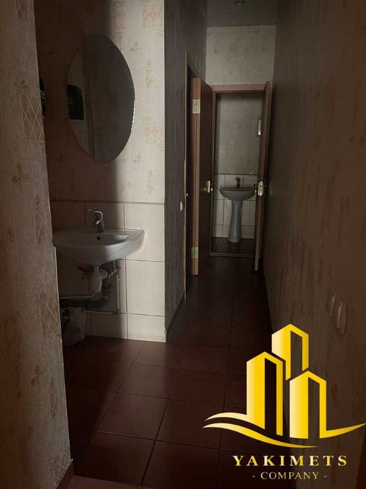 Продаж офісного приміщення 112 кв.м. на 1 поверсі на вул. Космічна 3