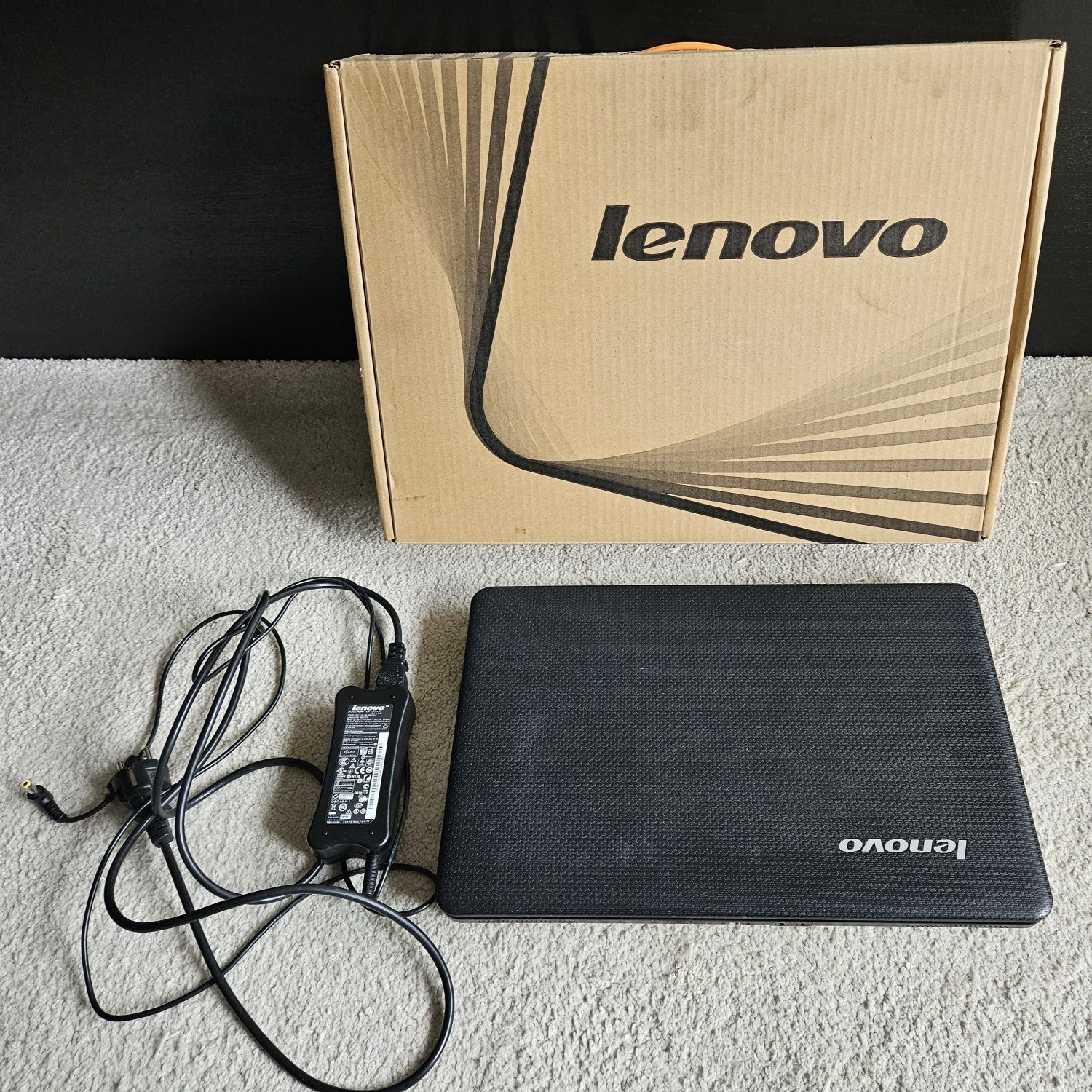 Laptop LENOVO G550 - Intel T3500, HDD-500GB, RAM-2GB - zestaw