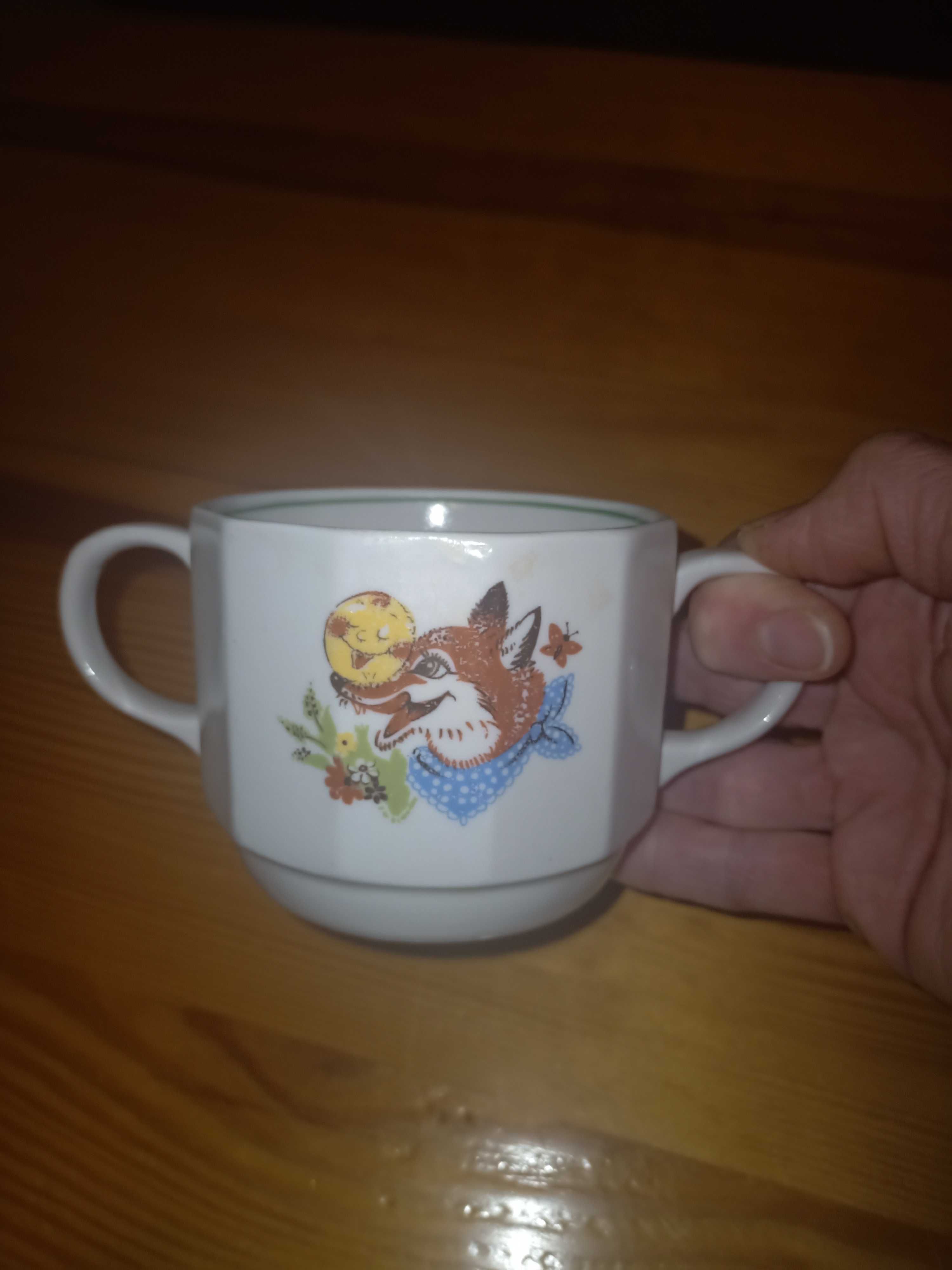 Продам тарілки,чашку  с двумя ручками и др