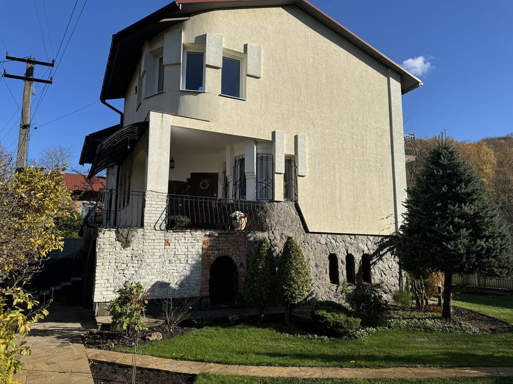 Продаж багатокімнатного будинку
