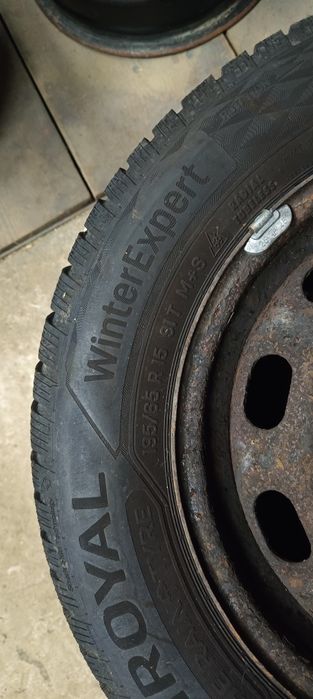 Opony zimowe uniroyal 195/65 r15