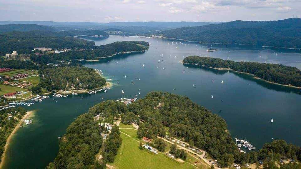 REJSY JACHTEM ze Sternikiem SOLINA rejs po Solinie