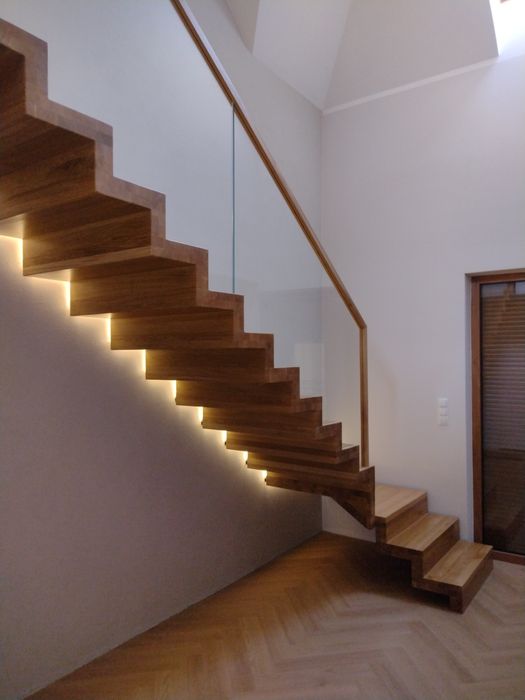 Schody drewniane dywanowe dębowe