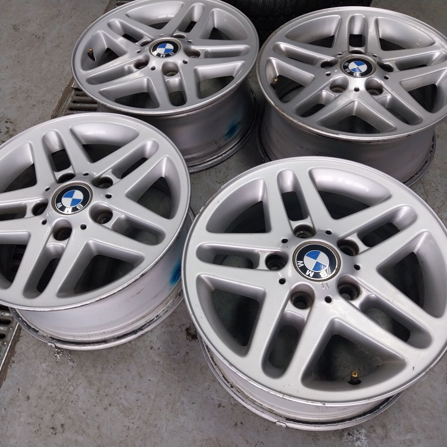 Oryginalne Felgi Aluminiowe BMW R15 5x120 7J ET47 Super Stan !