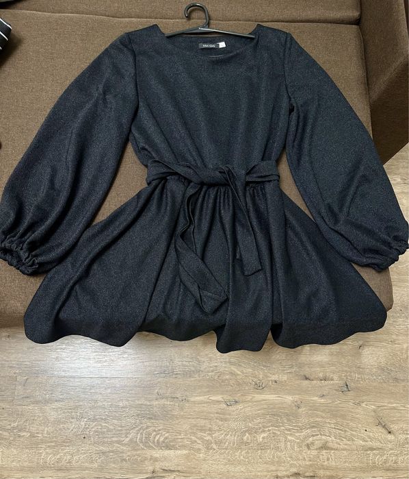 Дві сукні та корсет