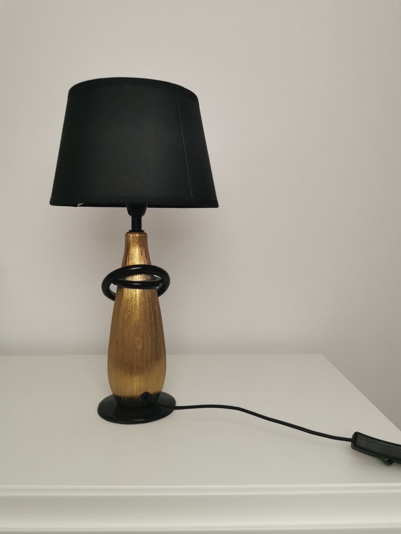Lampa stołowa czarna