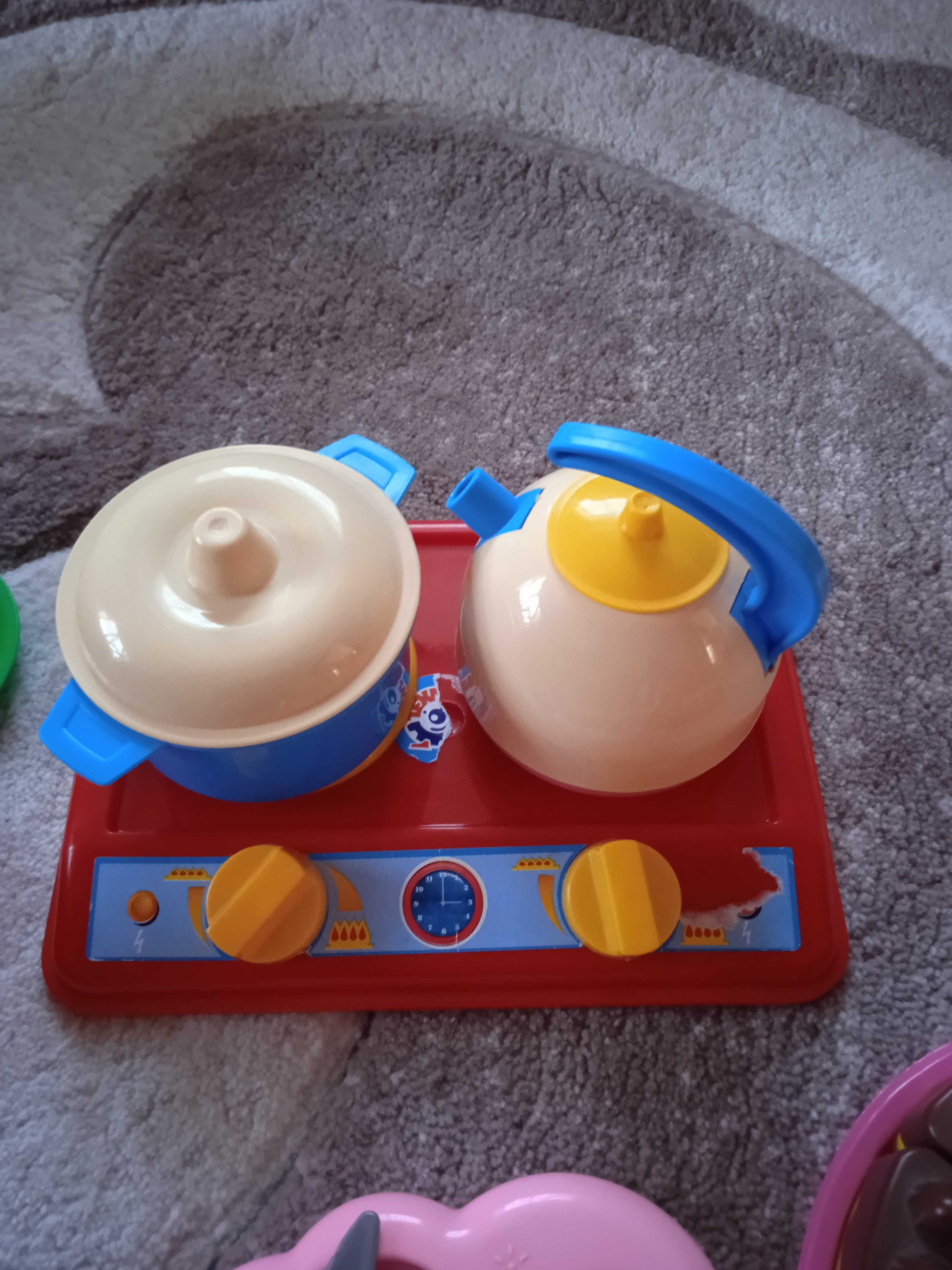 Дитячі іграшки (посуд)