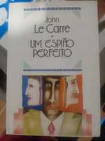 Livro: "Um espião perfeito" de John Le Carré