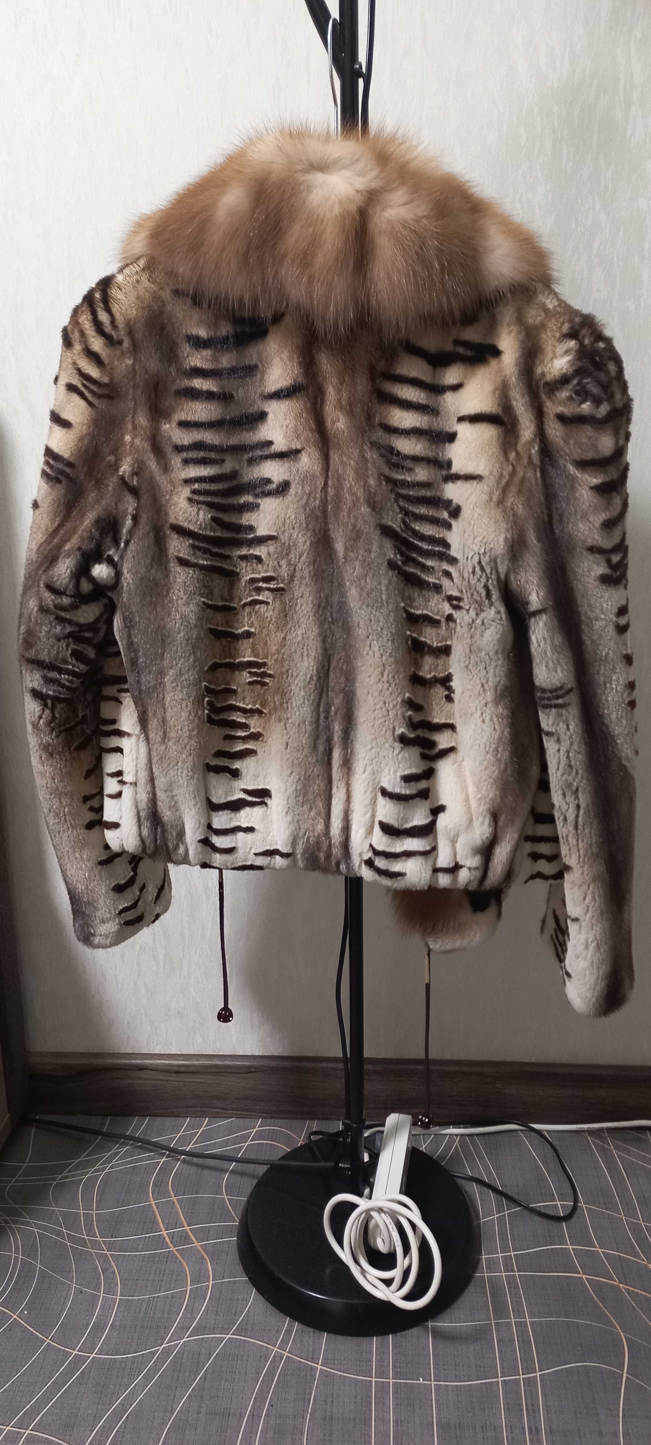 Куртка из меха стриженой норки с соболиным воротником р-р 46-48