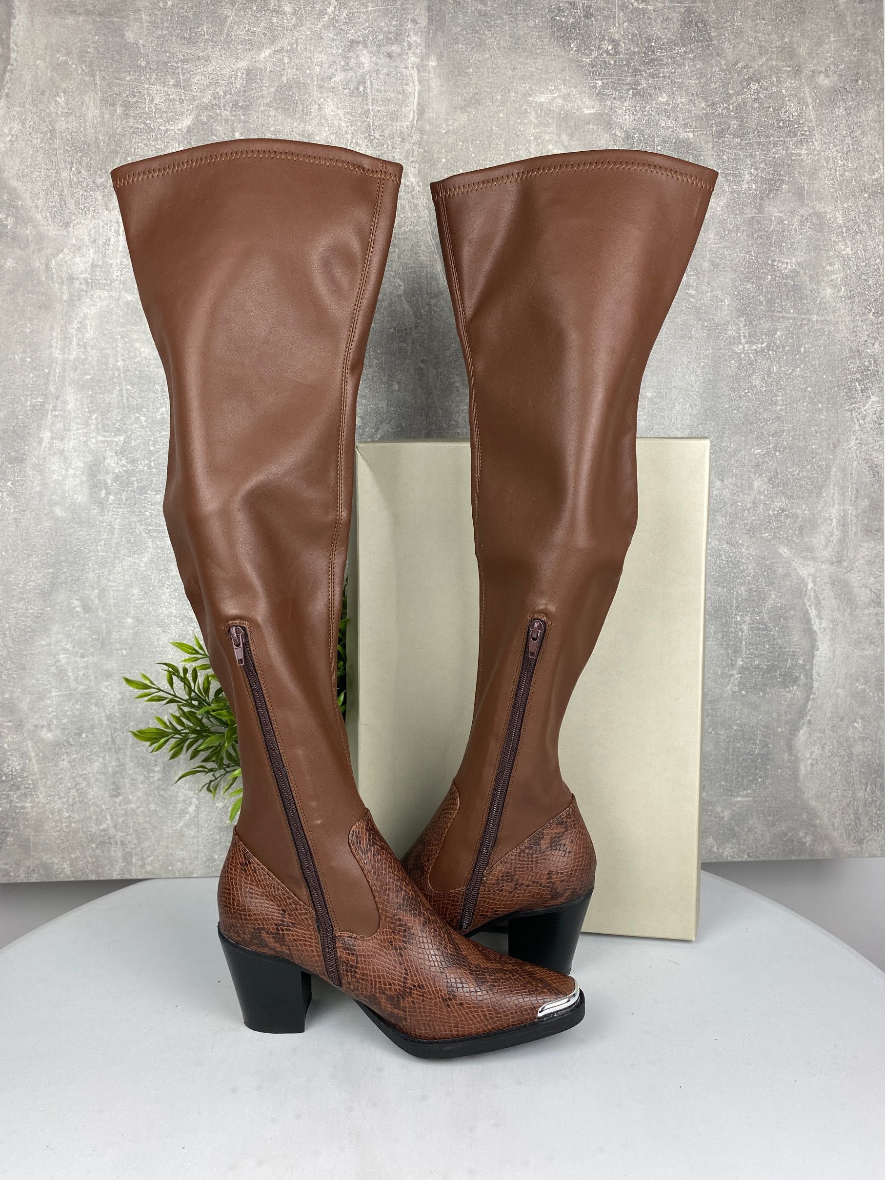 Jak nowe / buty kozaki muszkieterki / Even&Odd / r. 41