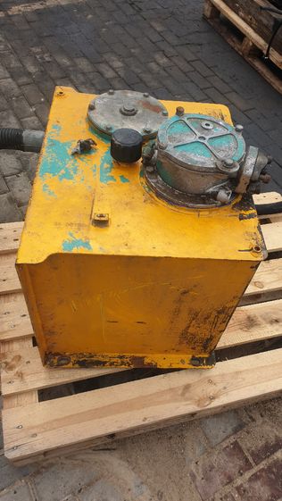 mecalac 14 mtx 2002r zbiornik oleju olejowy hydrauliki