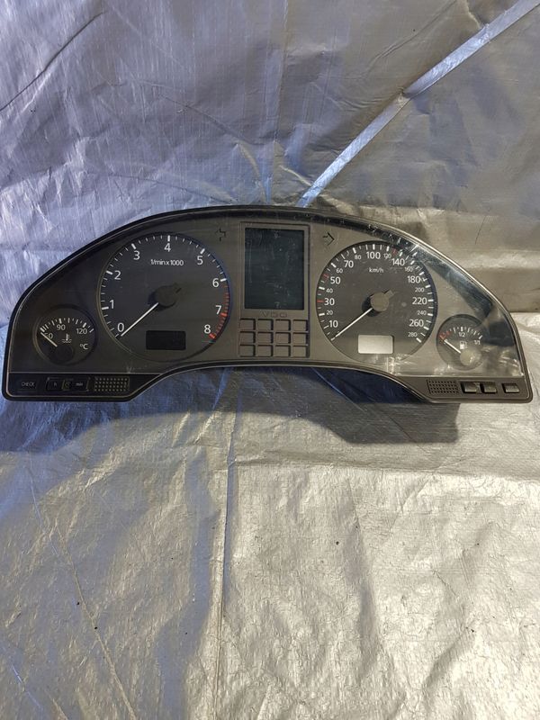Zegary Audi A8d2/4.4 V8 Oe 4dm