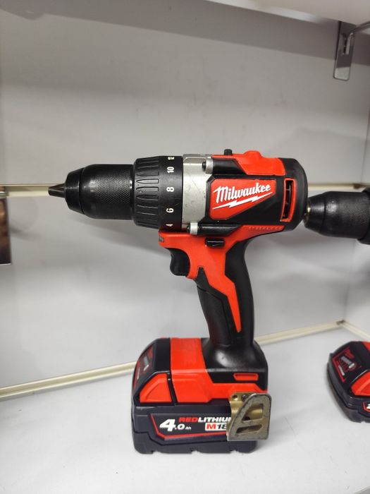 Milwaukee M18 BLDD2 акумуляторний безщітковий шуруповерт Мілвоке оригі