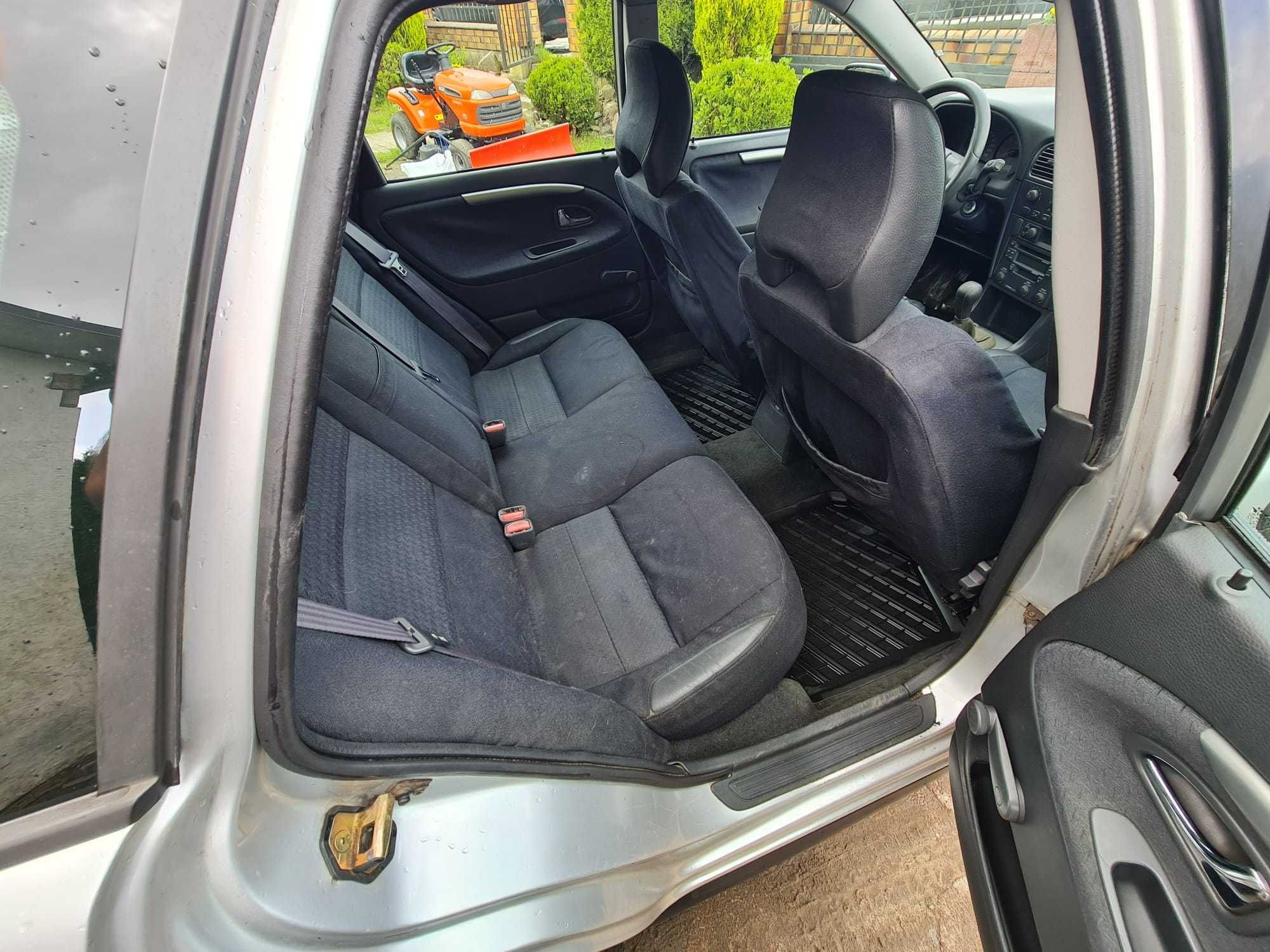 Volvo V40 1.9 D 2003r