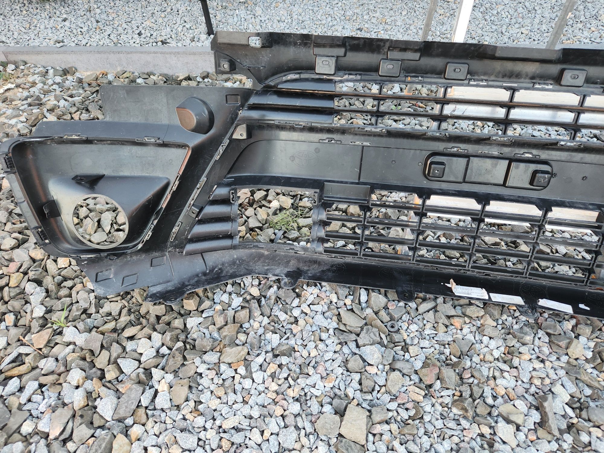 9813862680 - TOYOTA PROACE II 16- Передній БАМПЕР решітка радіатора