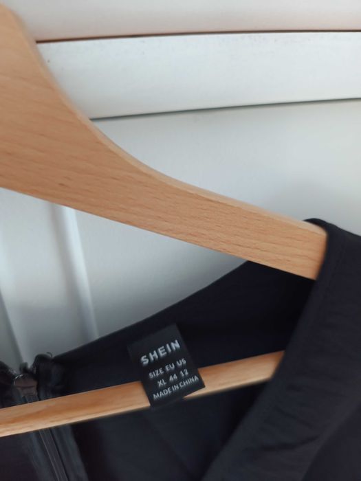 mała czarna mini krótka sukienka z długim rękawem 44XXL krótka mini