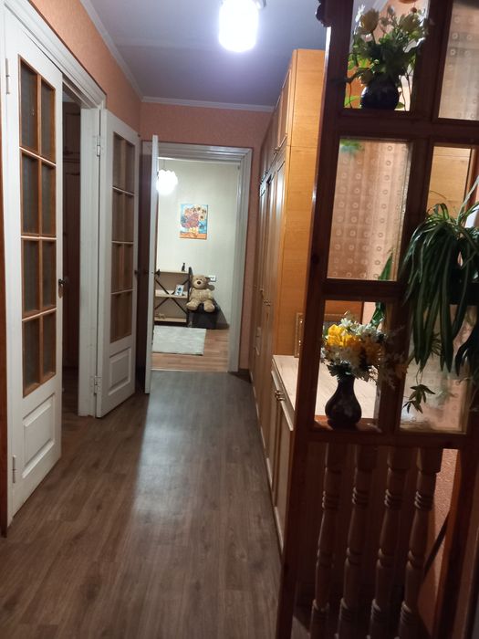 Сдам гарну двокімнатну квартиру по вул.Довженка для сім'ї.