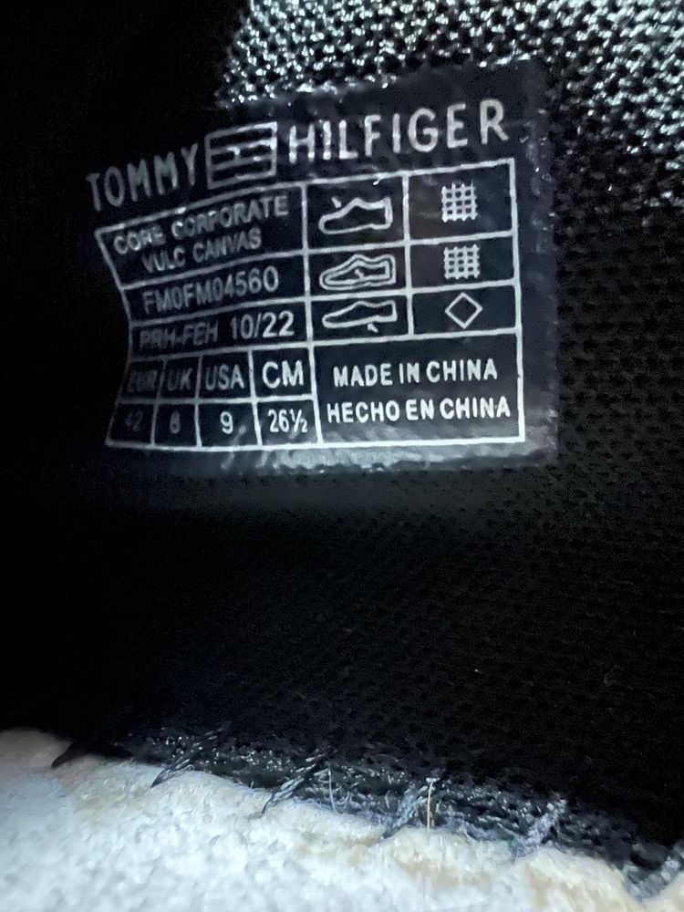 Кросівки від  Tommy Hilfiger