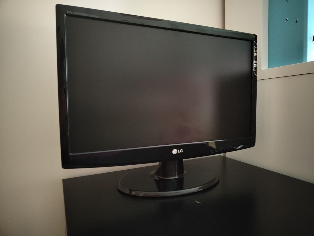 Monitor 22" LG Flatron W2243S