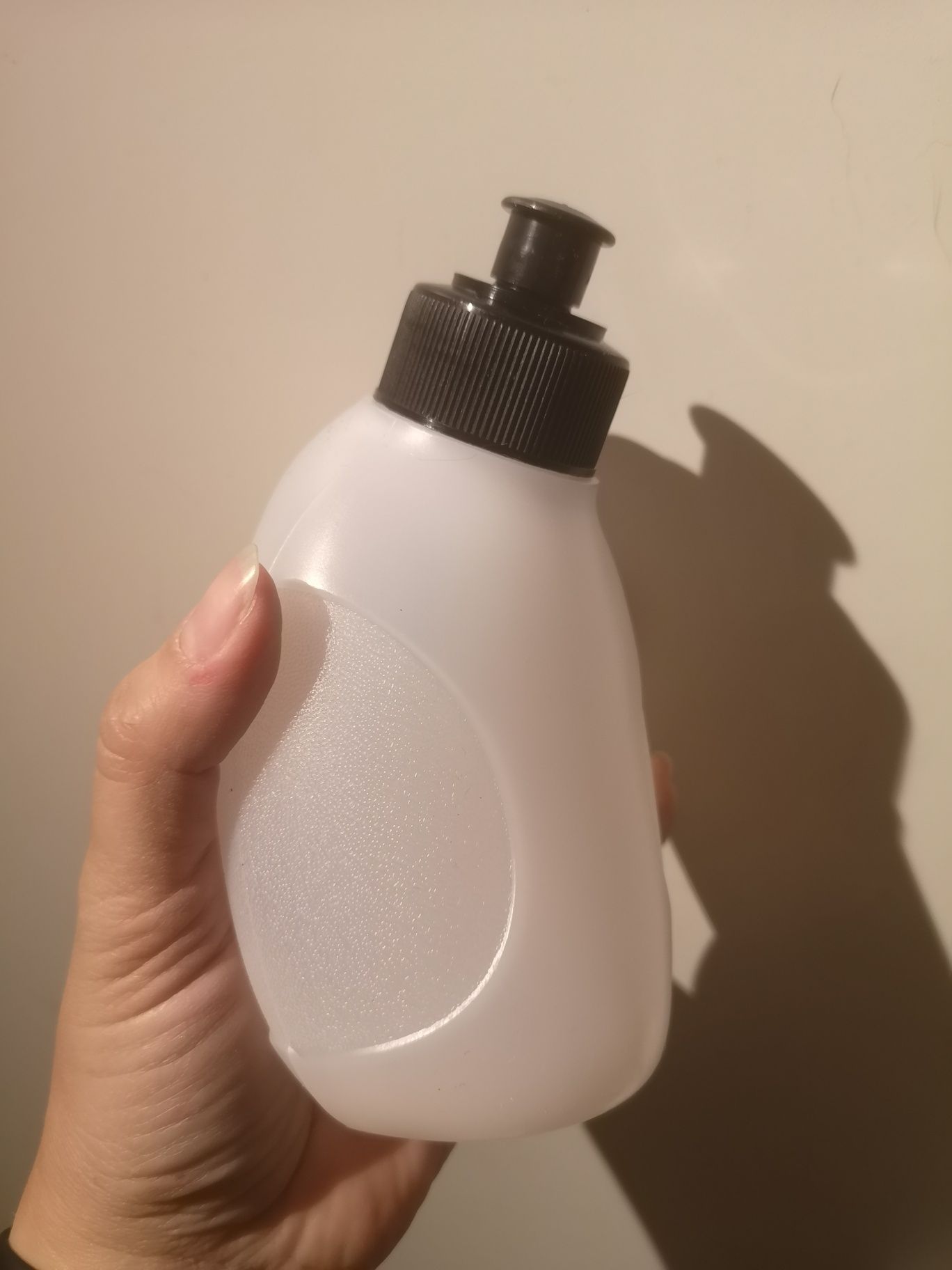 Bidon do biegania 300ml z uchwytem na rękę i kieszonkami