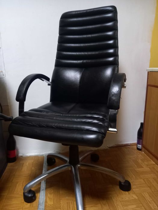 Fotel biurowy skórzany