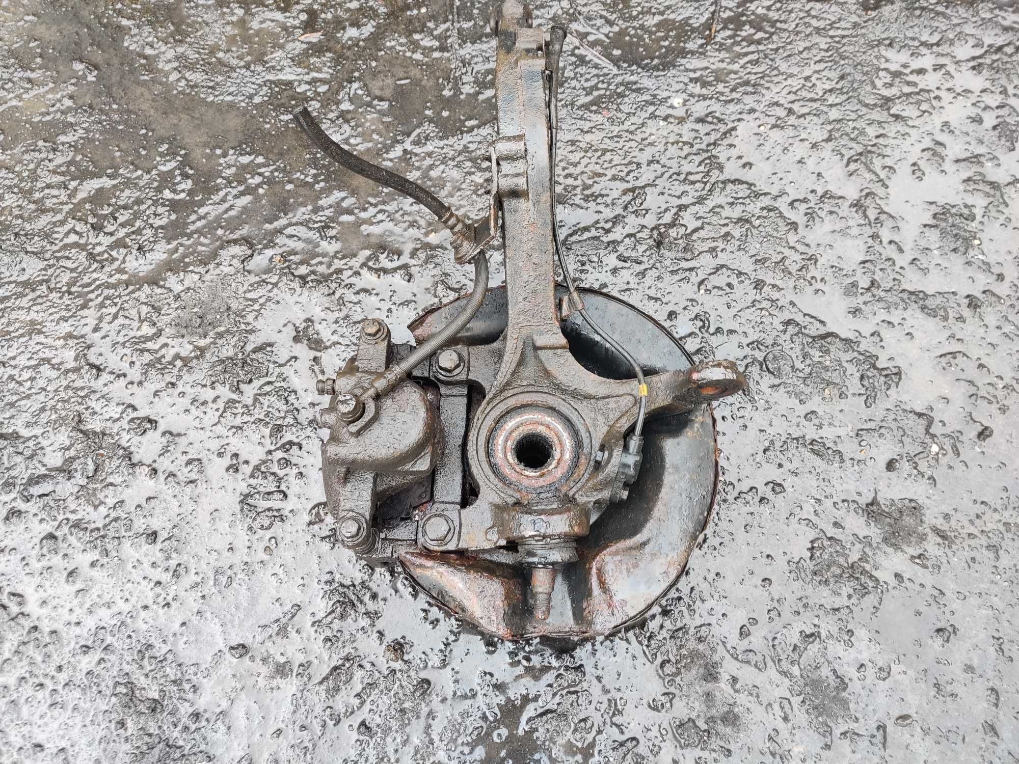 Honda Accord VI Zwrotnica Piasta Prawy Przód Prawa Przednia