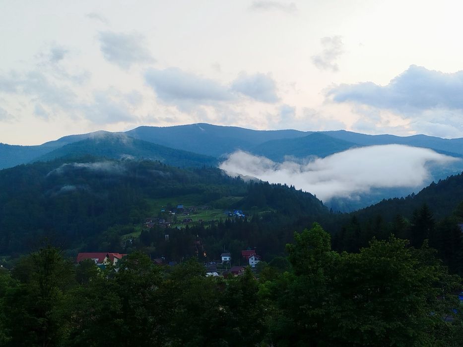 Будинок відпочинку "МЕЛОДІЯ КАРПАТ" і Карпатський чан