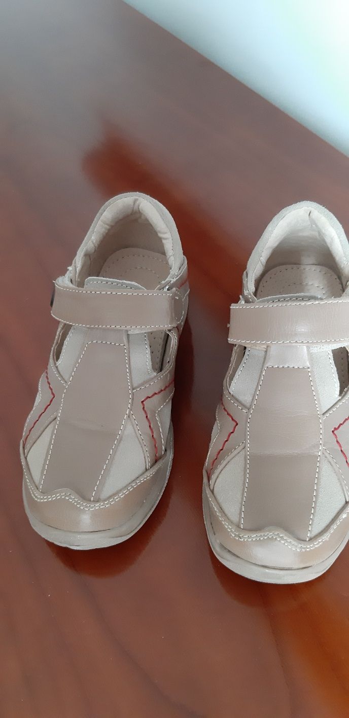 Buty na rzep w rozmiarze 28 jak nowe