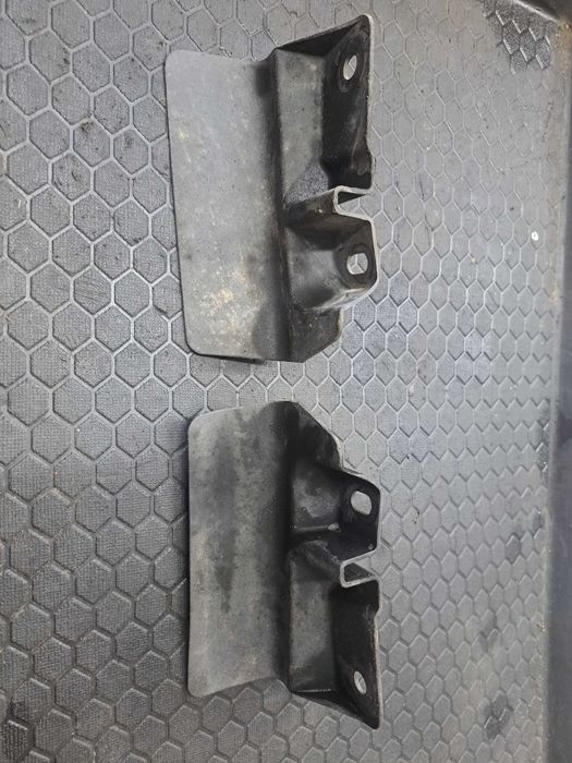Kierownica powietrza PRAWA/LEWA Ford Kuga 8V41-8326-AA / 8V41-8327-AA