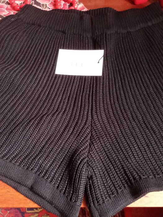 Вязаные шорты в ассортименте,  топики на завязках