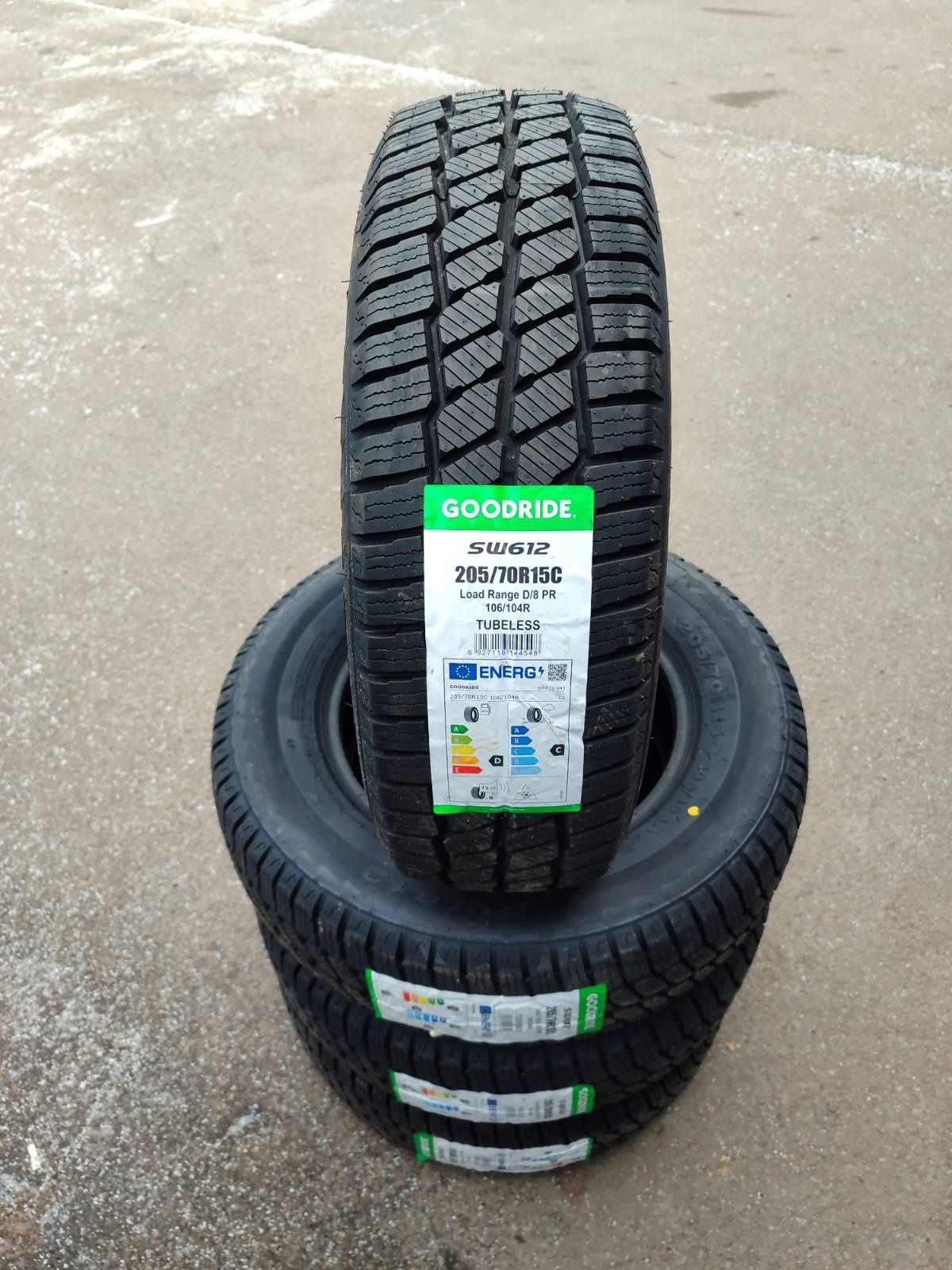 Зимова шина Goodride SW612 205/70 R15C 106/104R