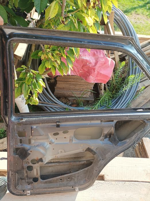 Задня права двер на Чері Амулет