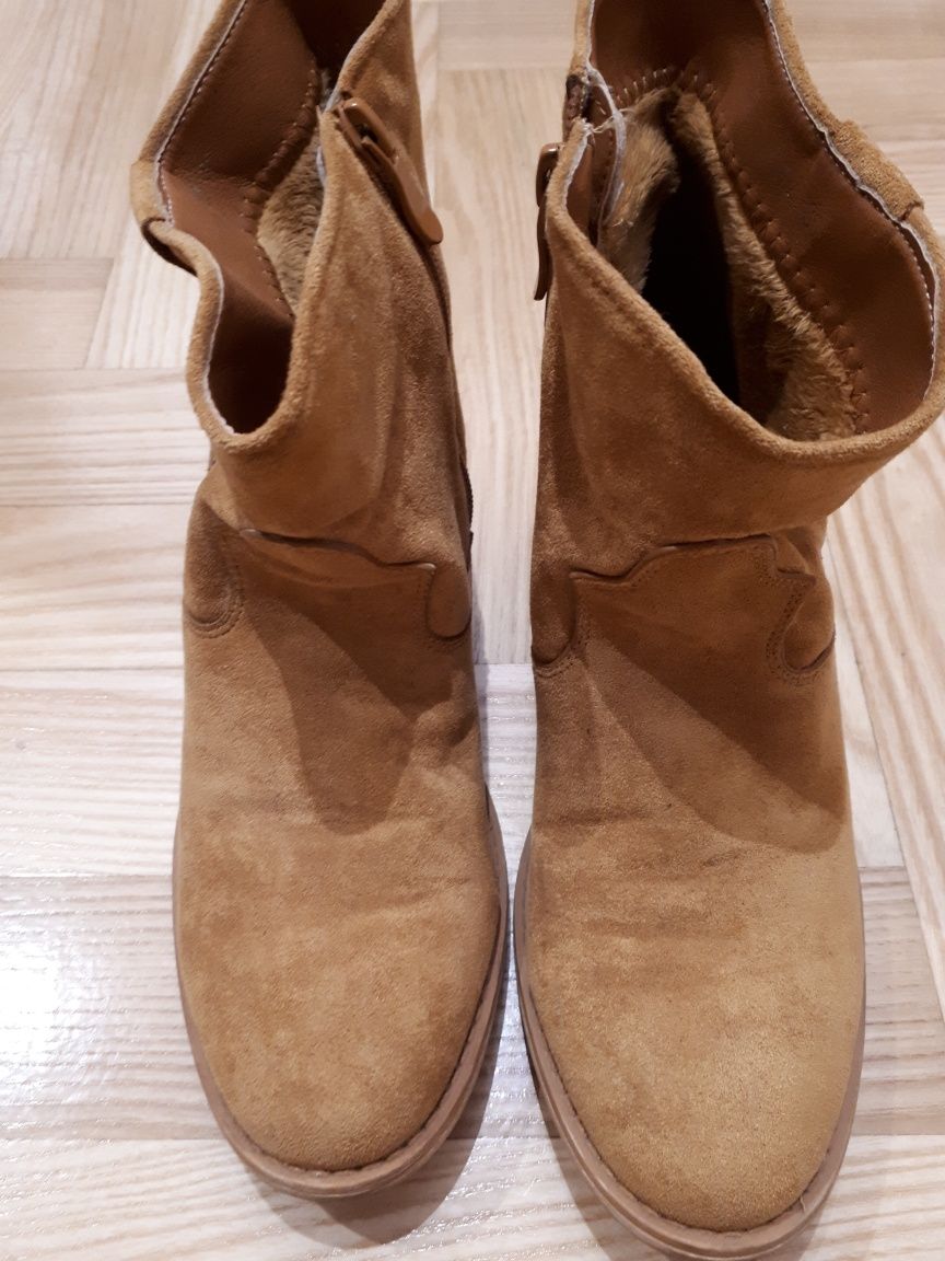 Buty karmelowe na ukrytej koturnie 39