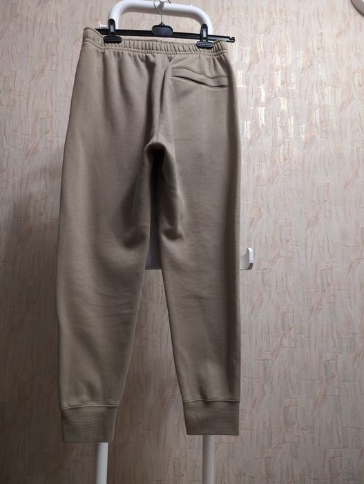 Штани Nike fleece M розмір  нові чорні бежеві
колір